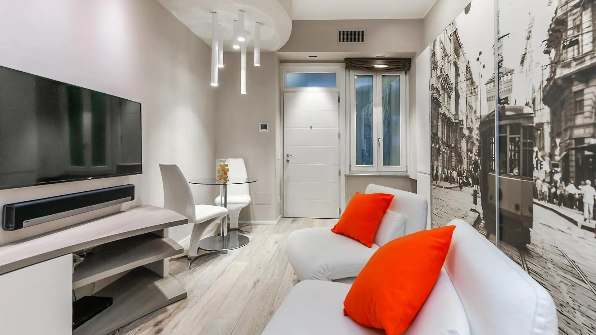 Orange Milano M3 Duomo 12 Min Apartment 0*, Milan